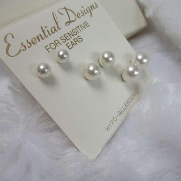Pearl Earring Studs Set of 3 New - Picture 6 of 9